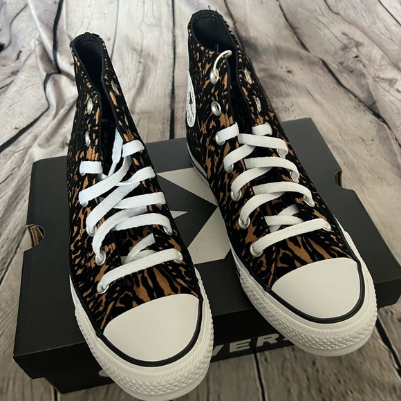 Converse Chuck Taylor All Star Animal Print Adult High-Top Sneakers - Picture 5 of 9